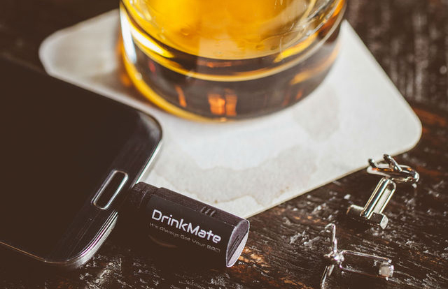 DrinkMate bude alkohol tester do mobilu