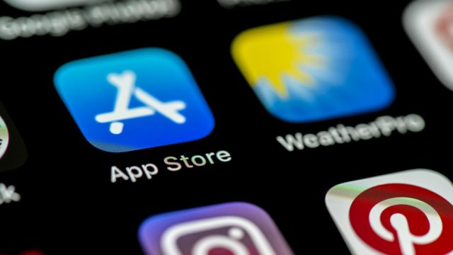 Stahování aplikací mimo App Store? Applu to nařídí nový zákon!