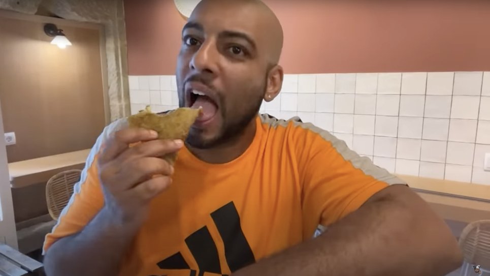 YouTuber ztropil scénu, protože musel platit 60 Kč za jídlo