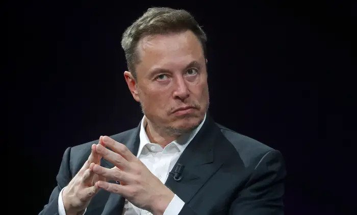Chatbot Grok od Elona Muska odpovídá na otázky s humorem a sarkasmem