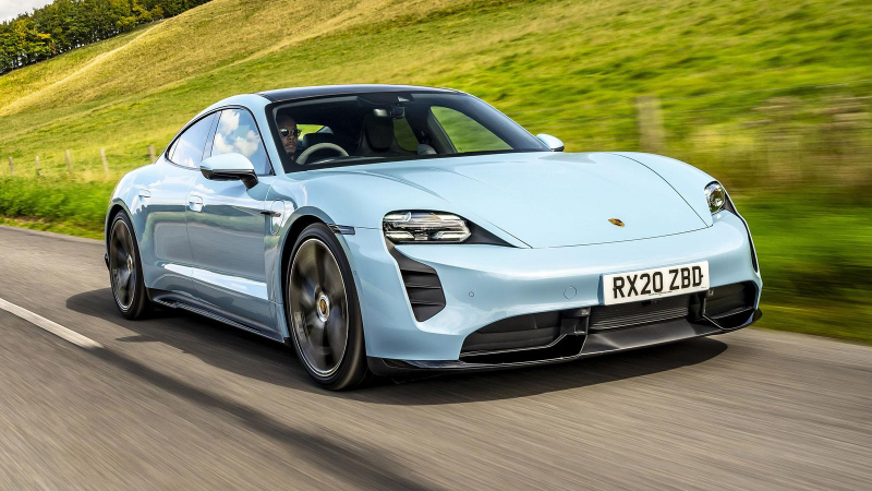 Porsche plánuje do roku 2030 prodávat více svých aut na elektřinu