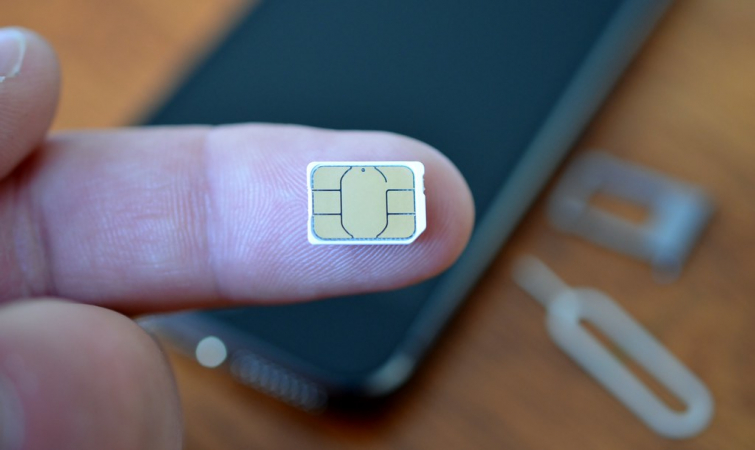 V podzimních Applikacích píšeme o evoluci SIM karet