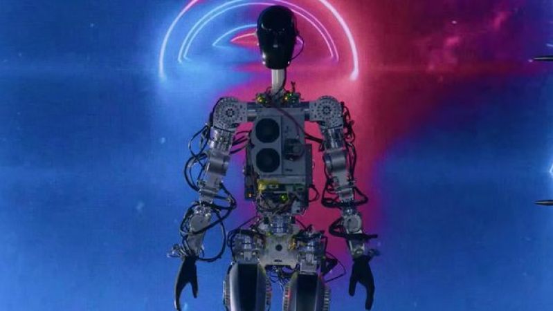 Elon Musk představil neohrabaného humanoidního robota